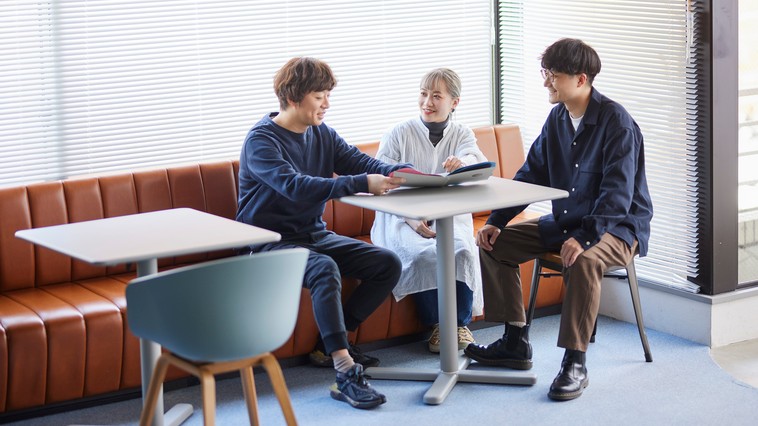 【掲載終了】＜映像で想いを象るプライディングカンパニー_株式会社エレファントストーン＞グラフィックデザイナー募集！