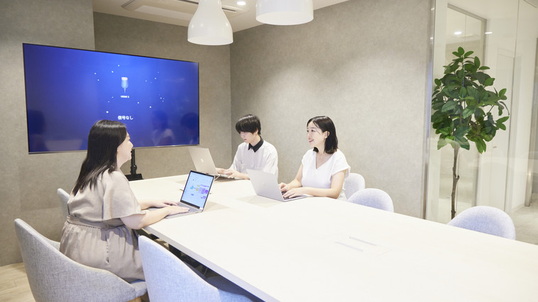 ファンの皆様を感動させるクリエイティブを創り出せるグラフィックデザイナーを募集！＜ファンビジネスに特化した事業を行う株式会社HEARTBEATS＞