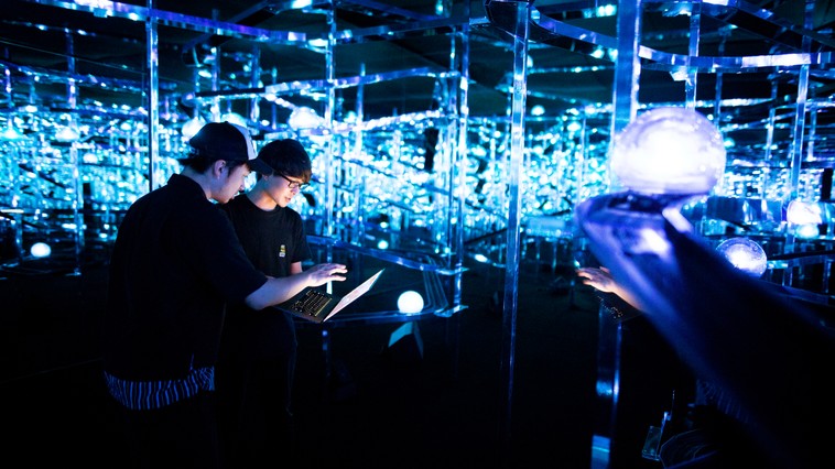 ※掲載終了※【テクニカルディレクター】世界27カ国以上で展開するアート展覧会での、ハードウェア選定・システム構築、設営担当