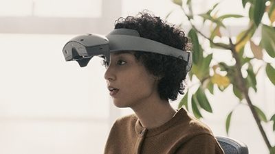 XR】高精細なヘッドマウントディスプレイを備え、仮想空間内で直感的な