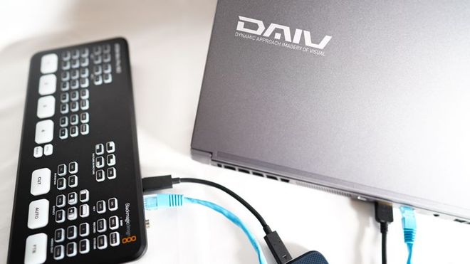 ATEM Mini でセミナー・音楽のライブ配信サービスをする方法を ATEM Mini でセミナー・音楽のライブ配信サービスをする方法を