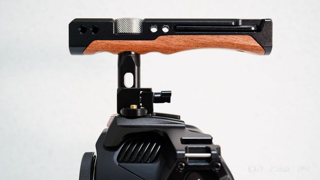 BMPCC 6K Pro用リグ SmallRigアクセサリーキットのレビューする BMPCC 6K Pro用リグ SmallRigアクセサリーキットのレビューする