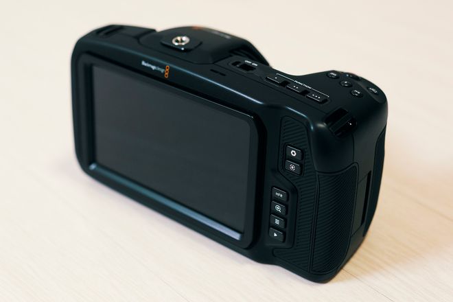 BMPCC4Kレビュー 1/3（開封〜準備編） | Vook(ヴック)