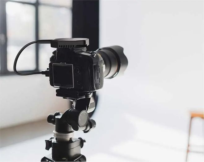 ほぼ美品✨新品SSD快適✨おしゃれゴールド❣フルHD ブルーレイ