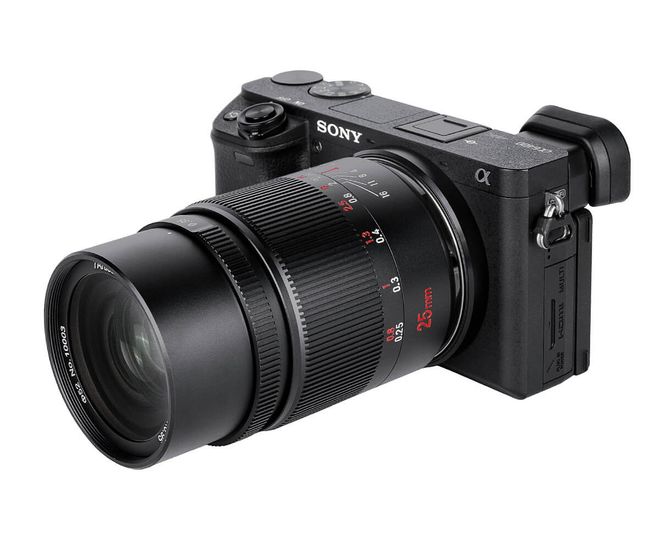 APS-C対応の準広角レンズ「七工匠 7Artisans 25mm F0.95 ED