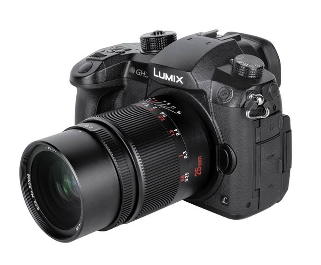 7artisans 25mm F0.95 単焦点レンズ APS-C eマウント 七工匠、開放F値0.95を実現したAPS-C準広角レンズ「7Artisans